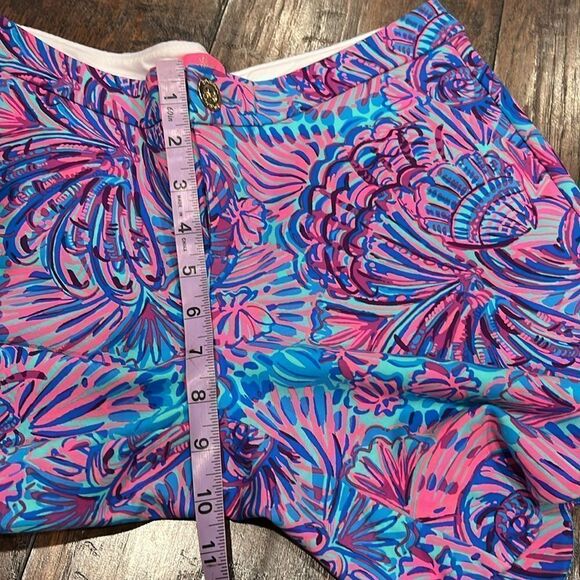 Lilly Pulitzer Party/Cocktail Shorts all over print size 6 in EUC sea shells - Picture 8 of 9